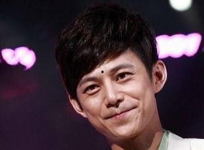 何炅爆料明星搞笑事件视频,明星搞笑瞬间，笑料百出！